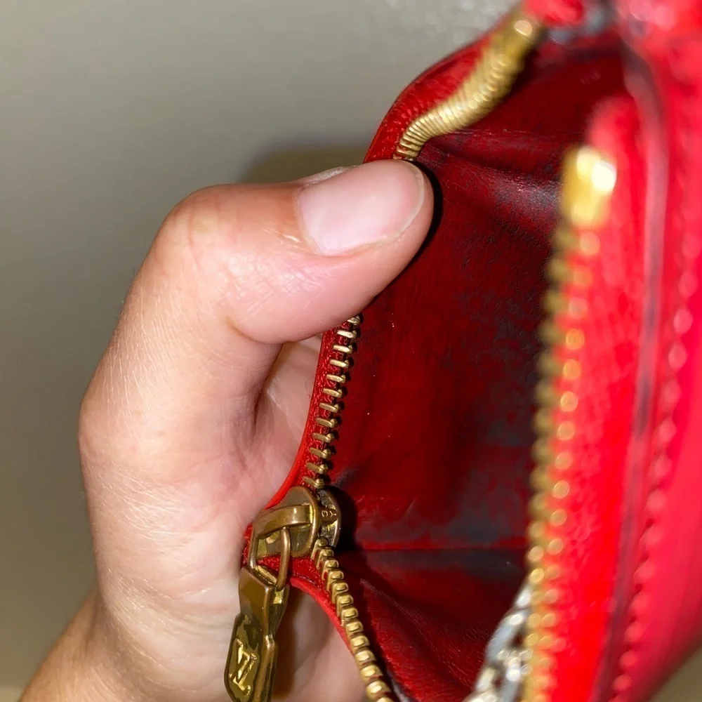LOUIS VUITTON RED EPI KEY CLES KEY CHAIN​​​​​​​